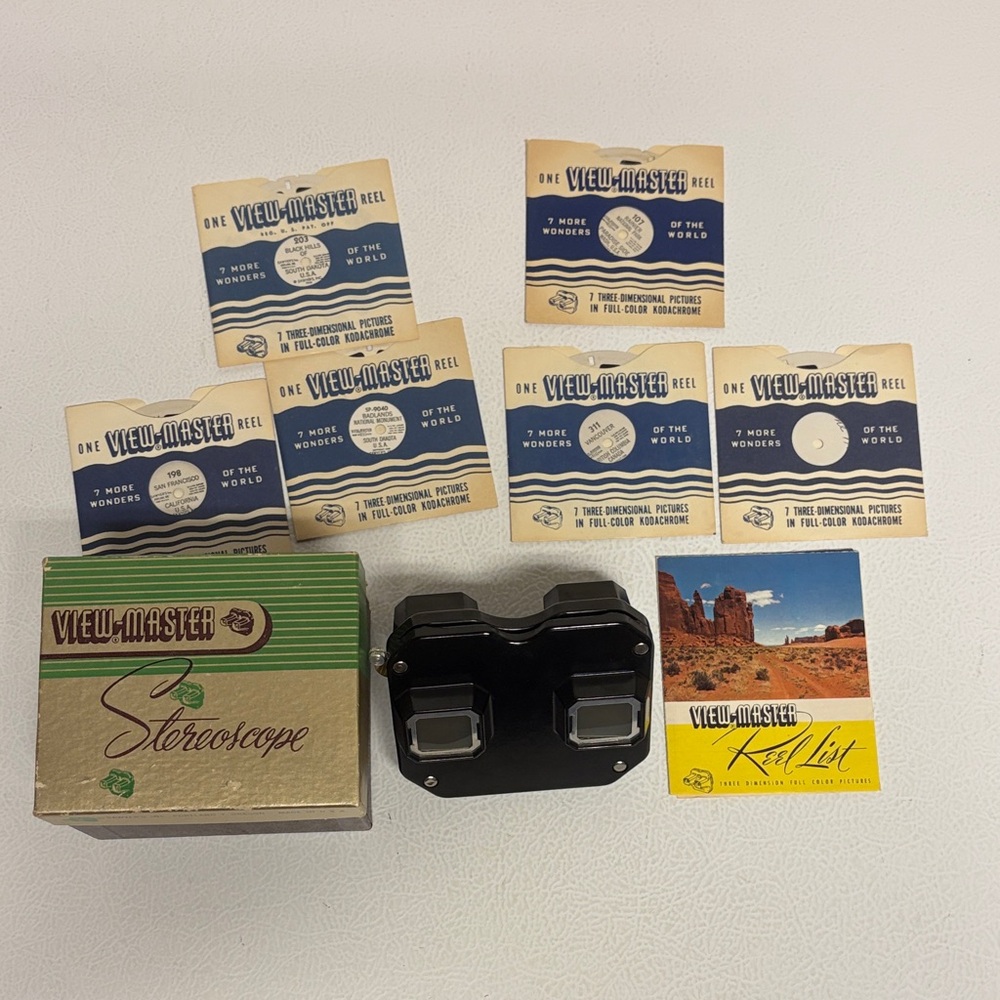 Stereoscope with Reels - Black Bakelite original box